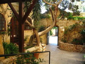 Cornucopia Hotel