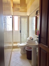 Qronfla Farmhouse B&B