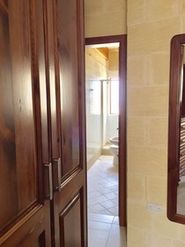 Qronfla Farmhouse B&B