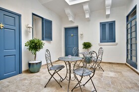 Julina Boutique Living