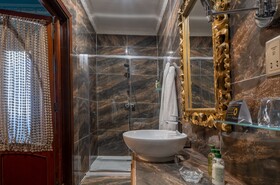 Julina Boutique Living