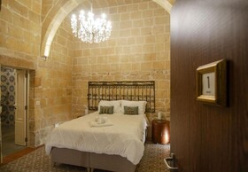 Senglea Suites