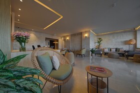 Land's End, Boutique Hotel