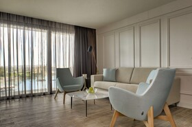 Land's End, Boutique Hotel
