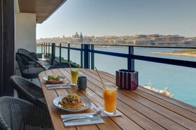 Land's End, Boutique Hotel