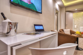 Onyx Hotel