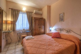 Green Grove Guest House