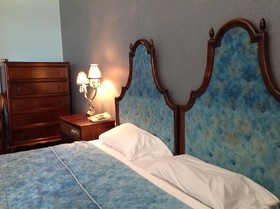 Castille Hotel