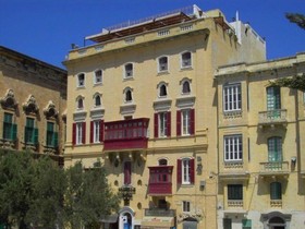 Castille Hotel