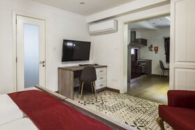 Jean de Valette Boutique Living