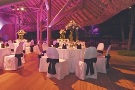 Victoria Beachcomber Resort & Spa