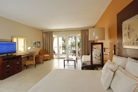 Victoria Beachcomber Resort & Spa