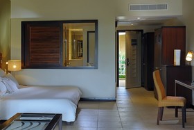 Victoria Beachcomber Resort & Spa
