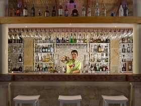 Royal Island Resort & Spa