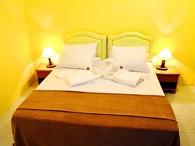 Horsburgh Island Guest House
