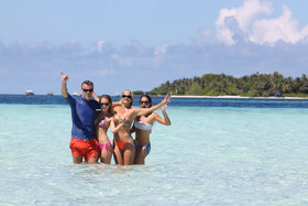 Dhiffushi White Sand Beach Hotel
