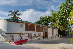 Dhiffushi White Sand Beach Hotel