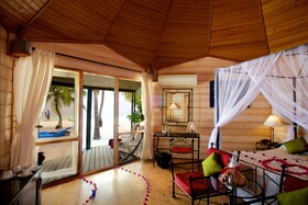 Kuredu Resort & Spa