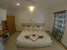 Alimas Inn