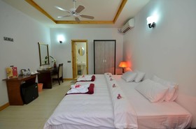 Athiri Inn