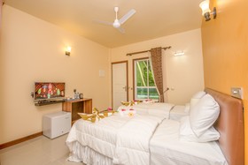 Ostrov Hotel