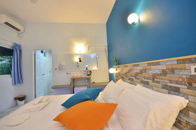 SealaVie Inn