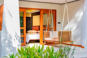 Sheraton Maldives Full Moon Resort & Spa