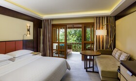 Sheraton Maldives Full Moon Resort & Spa