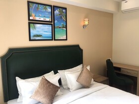 Hotel Flora