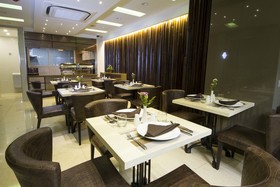 Somerset Inn