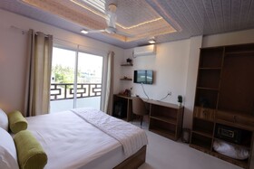 Batuta Maldives Fourson