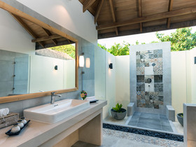 Reethi Faru Resort