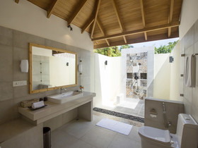 Reethi Faru Resort