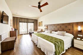 Hotel Riu Atoll
