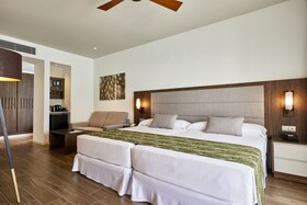 Hotel Riu Atoll