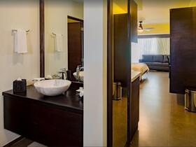 Bahia Hotel & Beach House