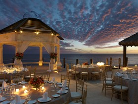Grand Solmar Land's End Resort & Spa