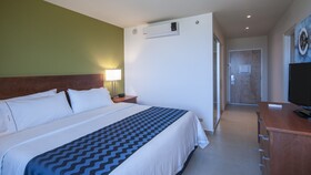Holiday Inn Express Cabo San Lucas