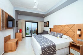 Hotel Riu Santa Fe