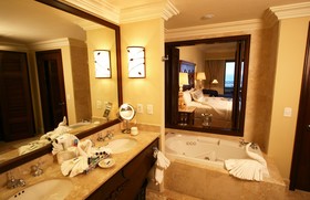 Pueblo Bonito Sunset Beach Golf & Spa Resort