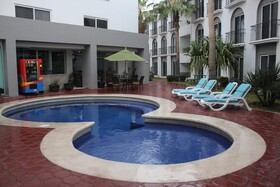 Seven Crown Express & Suites
