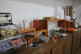 Seven Crown Express & Suites