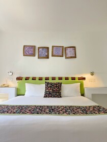 Seven Crown Express & Suites