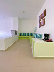 Seven Crown Express & Suites