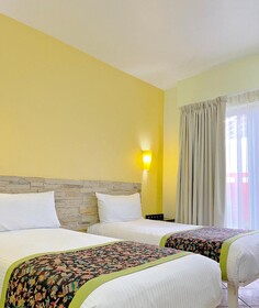 Seven Crown Express & Suites