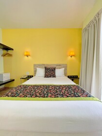 Seven Crown Express & Suites