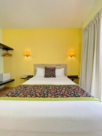 Seven Crown Express & Suites