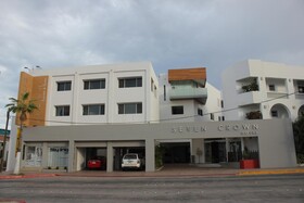 Seven Crown Express & Suites