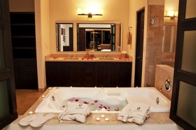 Ventanas Hotel & Residences