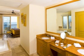 Villa del Arco Beach Resort & Spa